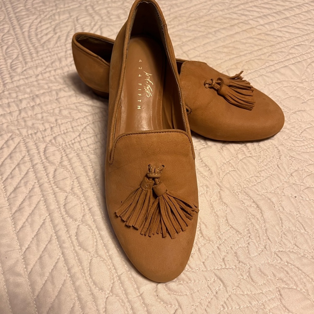 Lord and Taylor Tassel shoes Size 6 Worn once.